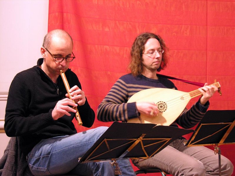 photo3.JPG - Gwénaël Bihan, flûte à bec et  Florent Marie, luth médiéval