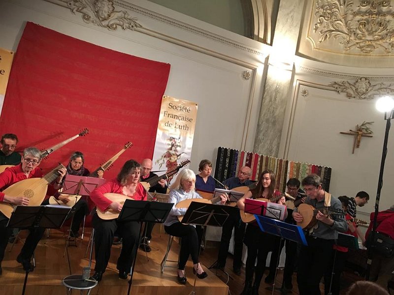 12938351_773565219445672_281887193693681062_n.jpg - Les classes de luth de Normandie (Evreux, Dieppe, Bernay, Petit et Grand-Couronne), professeurs James Holland et Vincent Maurice.