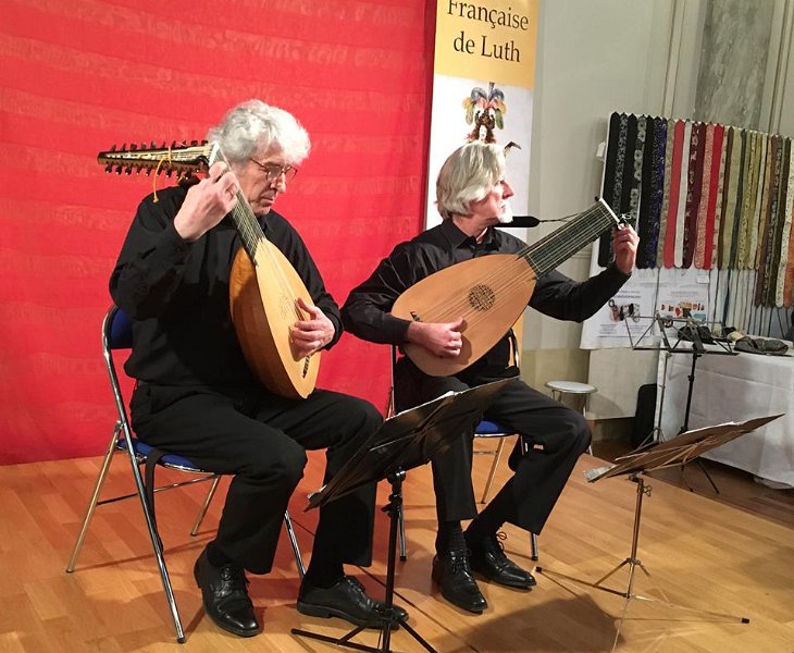 12974464_773565399445654_8098584911801578877_n.jpg - " A due liuti " : Jean-Marie Poirier et Thierry Meunier, luths baroques