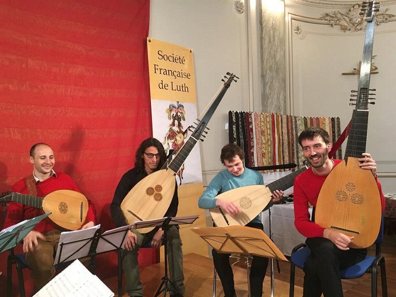 13000249_996829403685893_6722468362736092711_n.jpg - Consort de luths du Conservatoire de Versailles