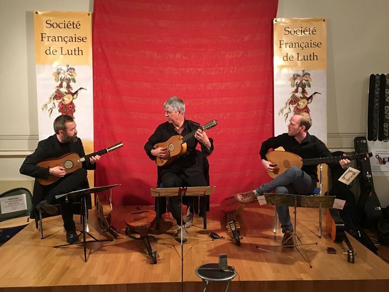 13001266_996835940351906_8585189953351702424_n.jpg - « Scaramanzia » : Rolf Lislevand, Thor Harald Johnsen et Ulrik Gaston Larsen,  Guitares Baroques, Chitarra Battente, Chittarone et Colascione