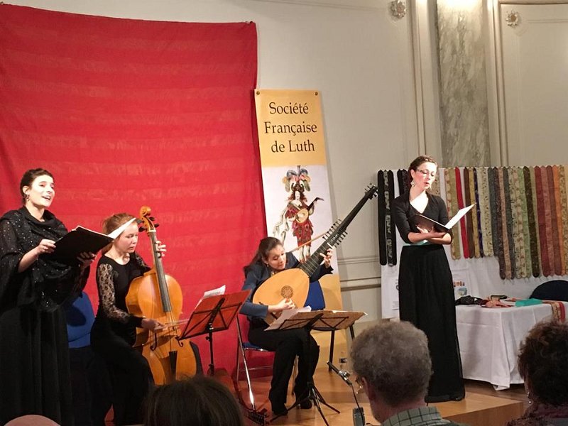 13001306_996834287018738_3944864928690601123_n.jpg - « Kapsber'girls » : Albane Imbs (archiluth et guitare baroque), Axelle Verner (mezzo-soprano), Alice Duport Percier (soprano), Barbara Hunninger (viole de gambe/violoncelle)
