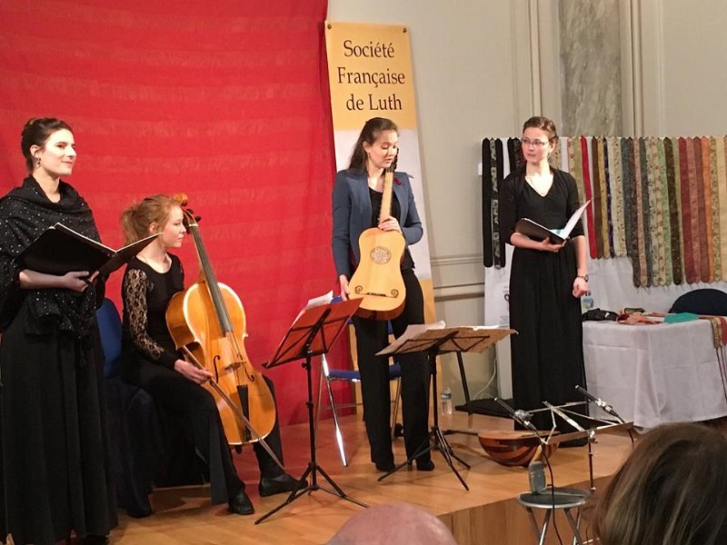 13012777_996834160352084_5867254112045777705_n.jpg - « Kapsber'girls » : Albane Imbs (archiluth et guitare baroque), Axelle Verner (mezzo-soprano), Alice Duport Percier (soprano), Barbara Hunninger (viole de gambe/violoncelle)