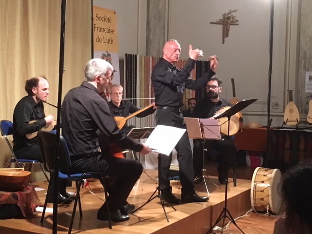 IMG_7382.JPG - "La barca del mio amore": Giacomo Gorzanis (1530-1575) par l'ensemble La Lyra : Pino De Vittorio, célèbre ténor napolitain et percussions, Bor Zuljan & Fabio Accurso : luths, guitare Renaissance, colascione, avec Domen Marincic à la viole et Massimiliano Dragoni aux percussions