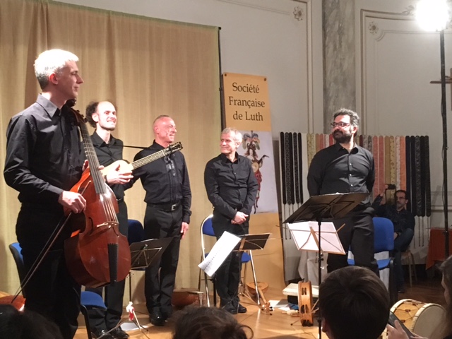 IMG_7390.JPG - "La barca del mio amore": Giacomo Gorzanis (1530-1575) par l'ensemble La Lyra : Pino De Vittorio, célèbre ténor napolitain et percussions, Bor Zuljan & Fabio Accurso : luths, guitare Renaissance, colascione, avec Domen Marincic à la viole et Massimiliano Dragoni aux percussions