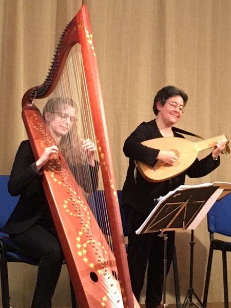 IMG_7424.JPG - "À la muse céleste" : Chansons de Gaspard Paparin (Volume 51 de la SFL !) par l'Ensemble Céladon : Paulin Bündgen contre-ténor, Pascale Boquet, luth, Nolwenn Le Guern, viole, et Marie-Domitille Murez, harpe
