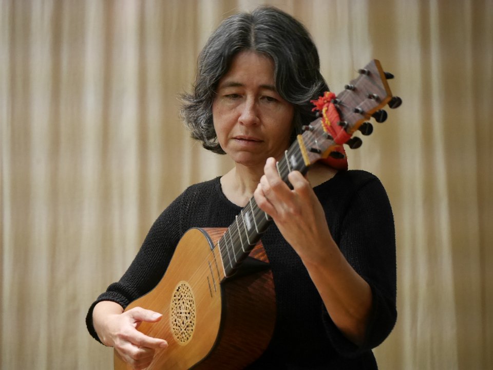 P1060105.JPG - Cristina Azuma : guitare baroque