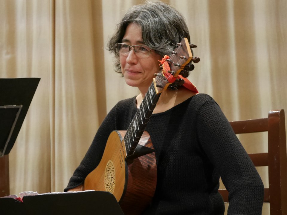 P1060119.JPG - Cristina Azuma : guitare baroque