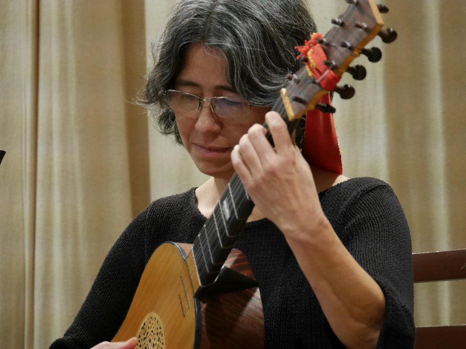 P1060125.JPG - Cristina Azuma : guitare baroque