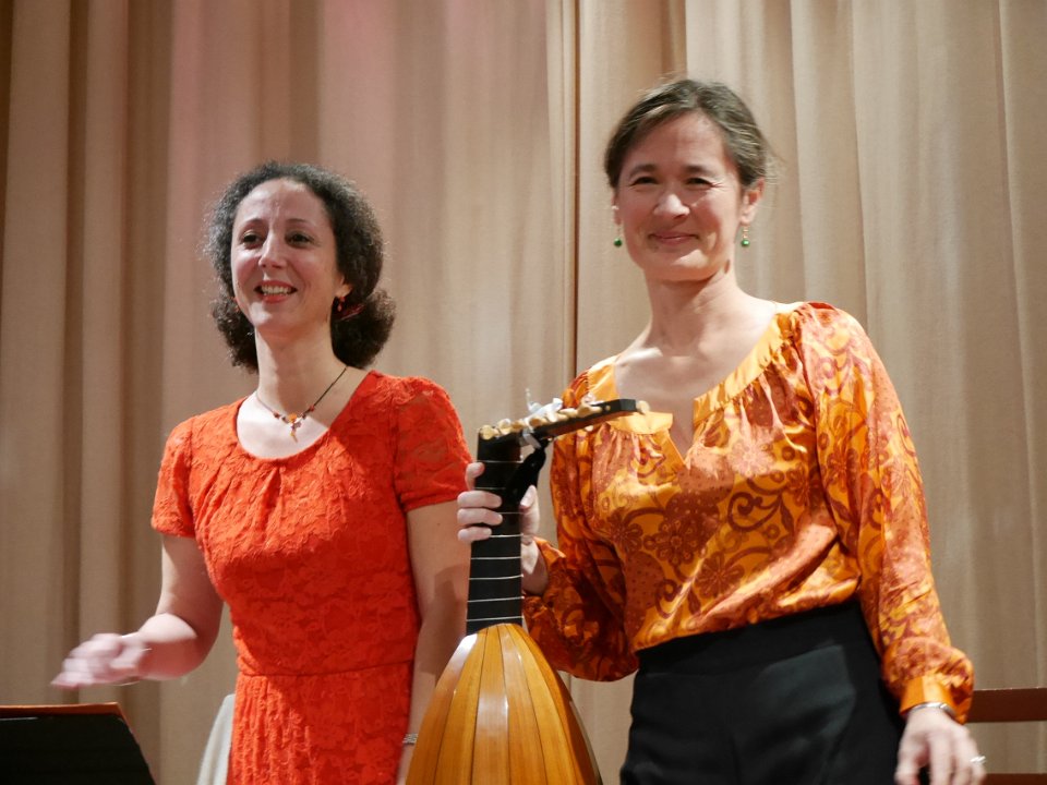 P1060225.JPG - Amal ALLAOUI : soprano et Marie LANGLET : luth renaissance